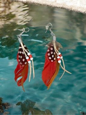 🌿Red•Feather Bead Dangle Earrings🪶 ✨